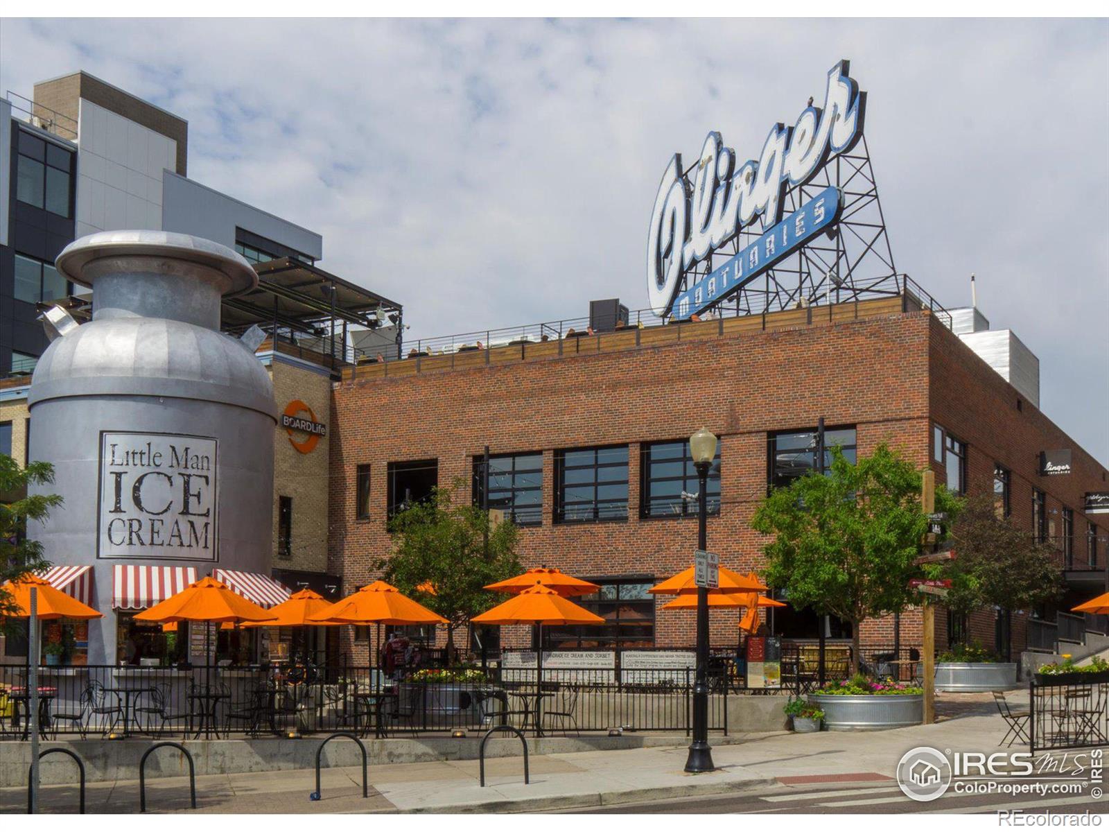 3373 W Moncrieff Place