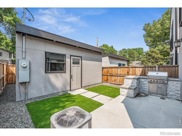 3373 W Moncrieff Place