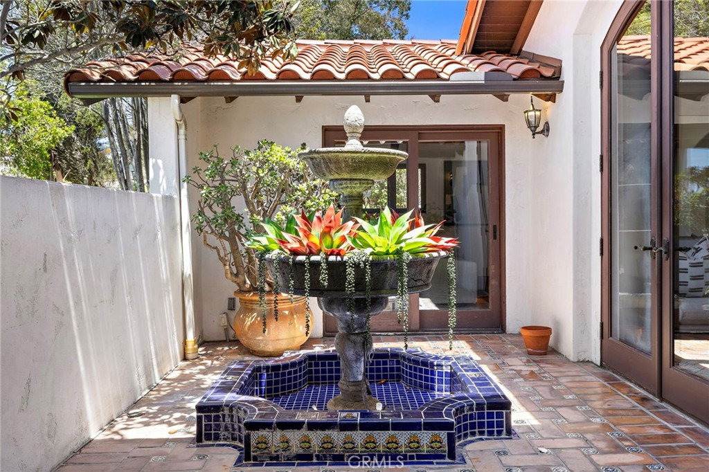 2575 Temple Hills Drive