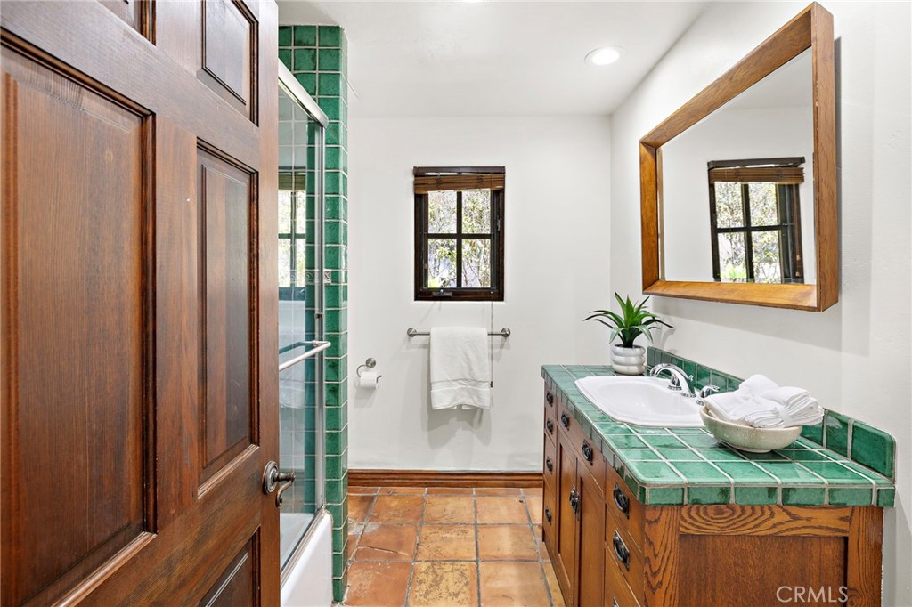 2575 Temple Hills Drive