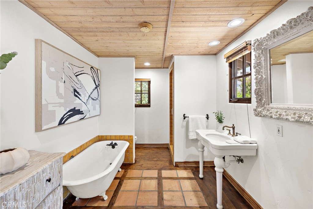 2575 Temple Hills Drive