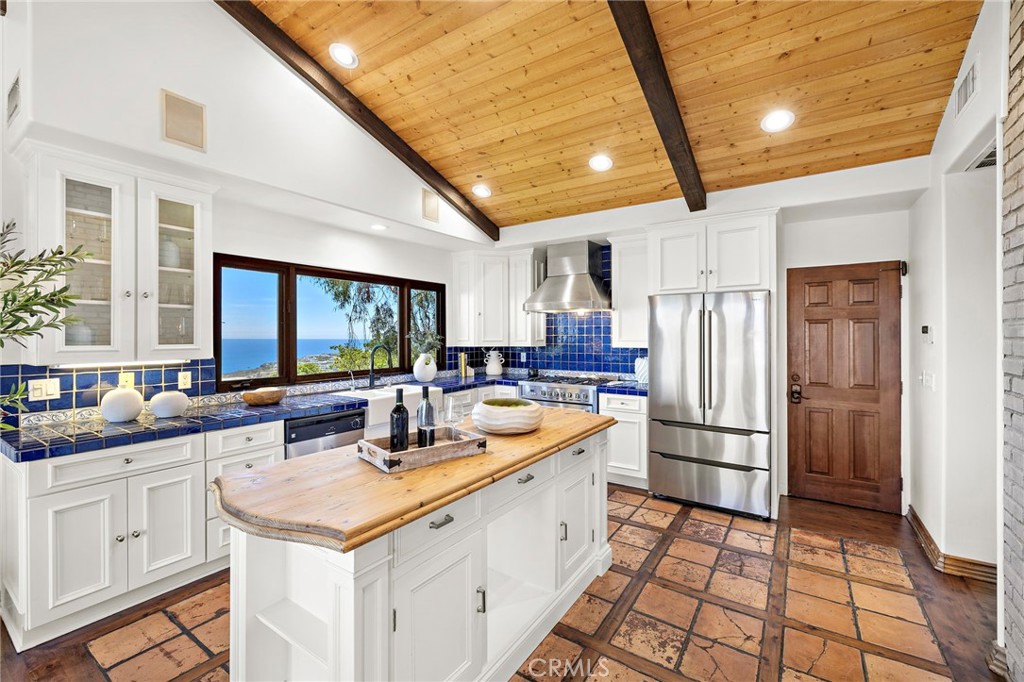 2575 Temple Hills Drive