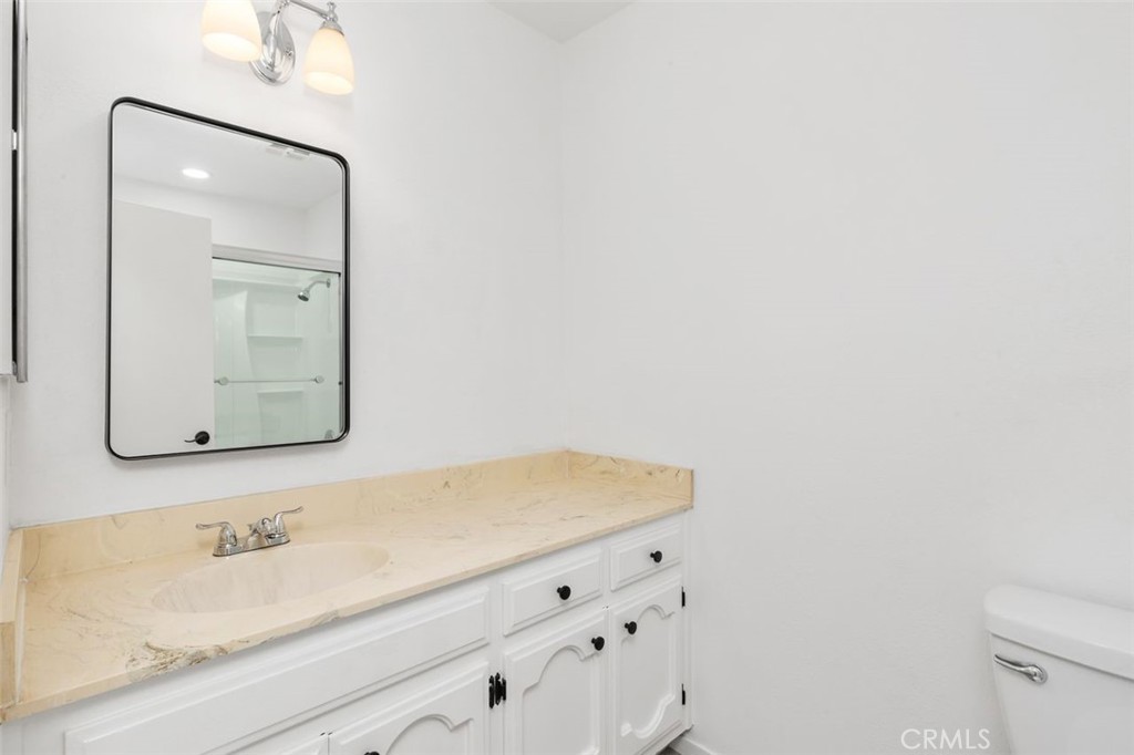 820 W Glenwood Terrace