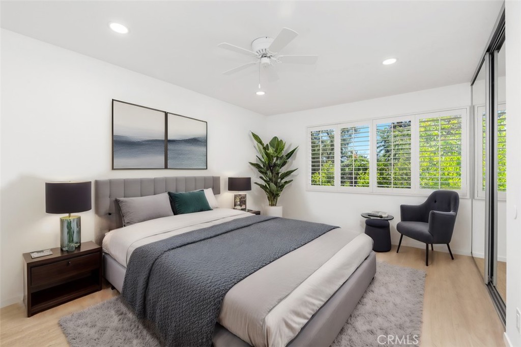 820 W Glenwood Terrace