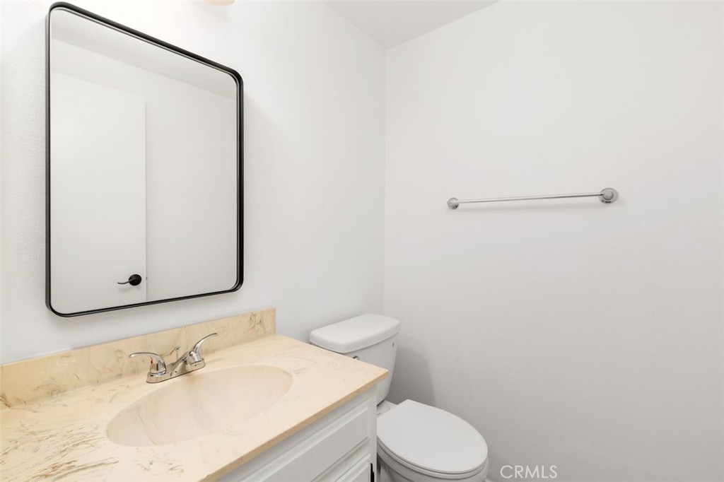 820 W Glenwood Terrace