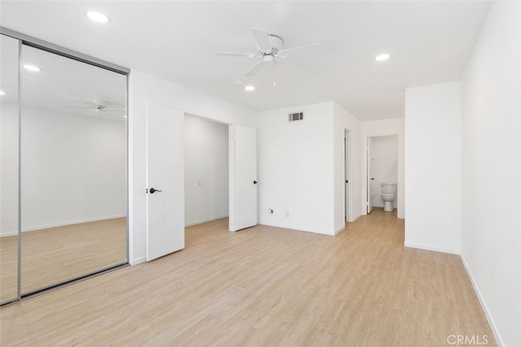 820 W Glenwood Terrace