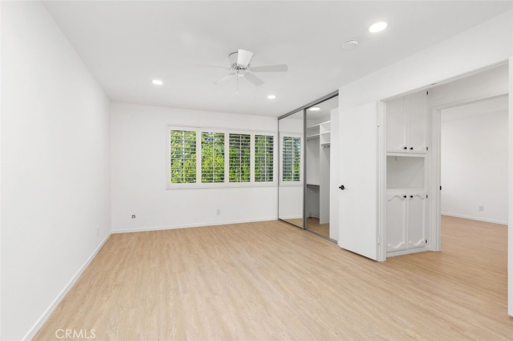 820 W Glenwood Terrace