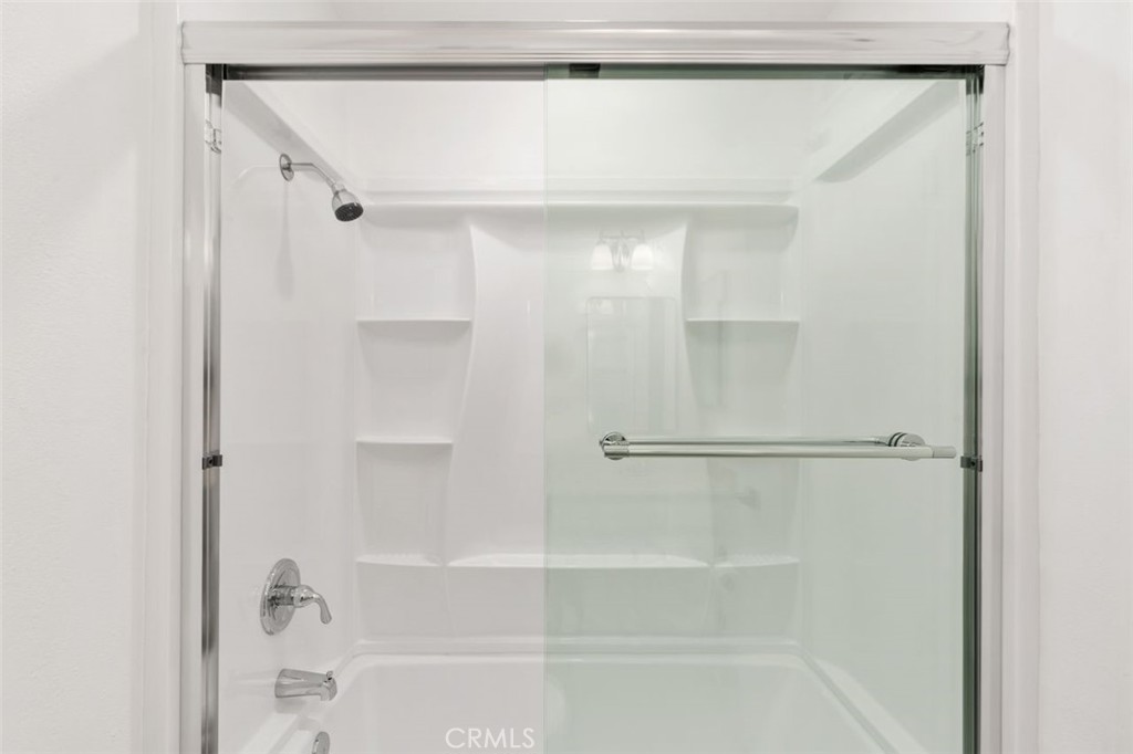 820 W Glenwood Terrace