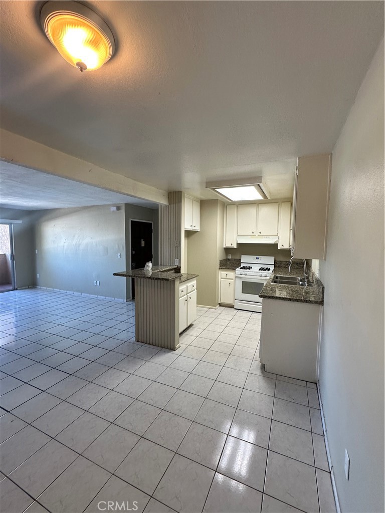 1001 W Macarthur Boulevard 30