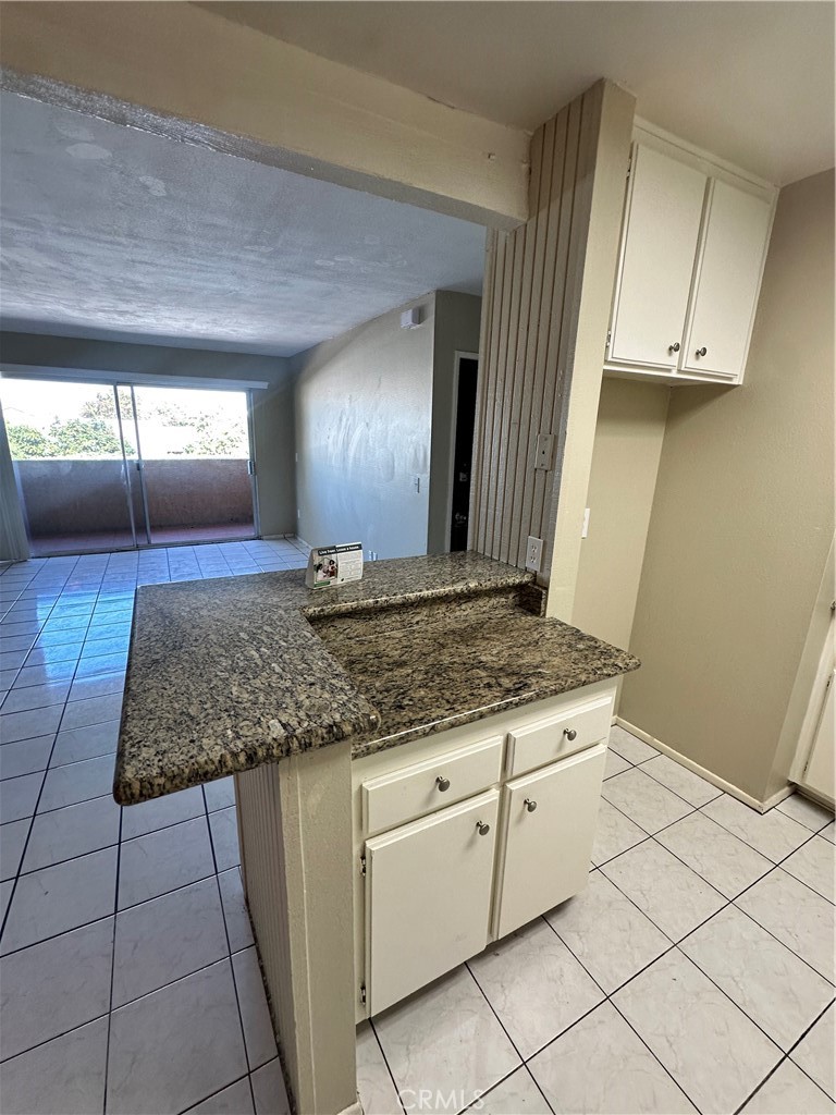 1001 W Macarthur Boulevard 30