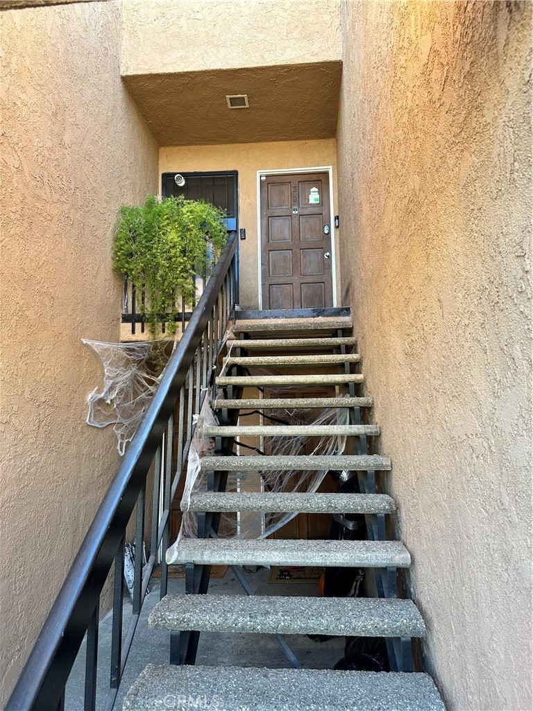 1001 W Macarthur Boulevard 30