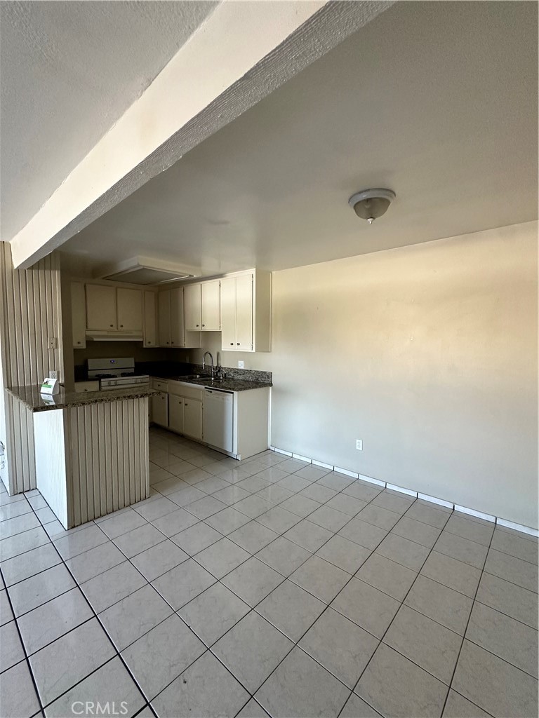 1001 W Macarthur Boulevard 30