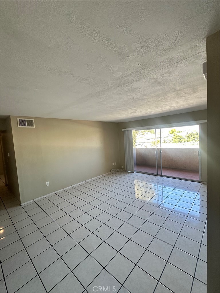 1001 W Macarthur Boulevard 30