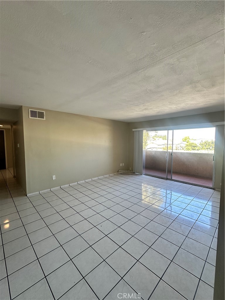 1001 W Macarthur Boulevard 30