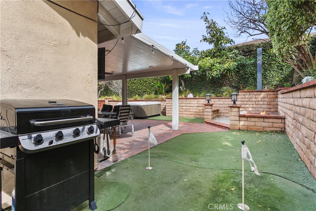 1347 N Catalina Street
