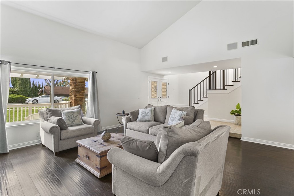 1347 N Catalina Street