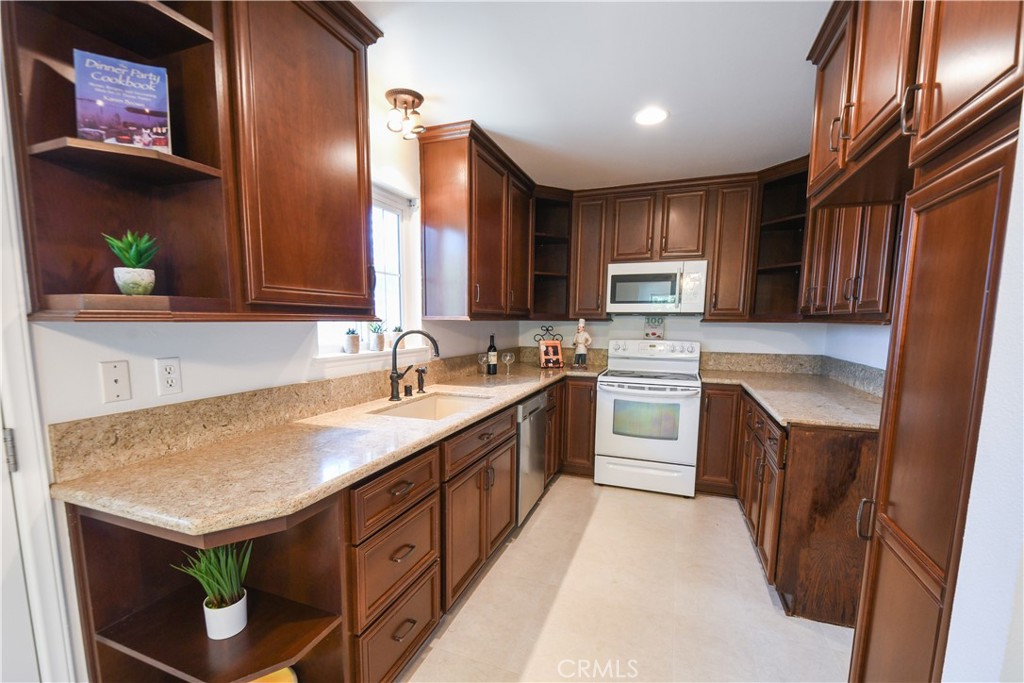 751 N Clinton Street