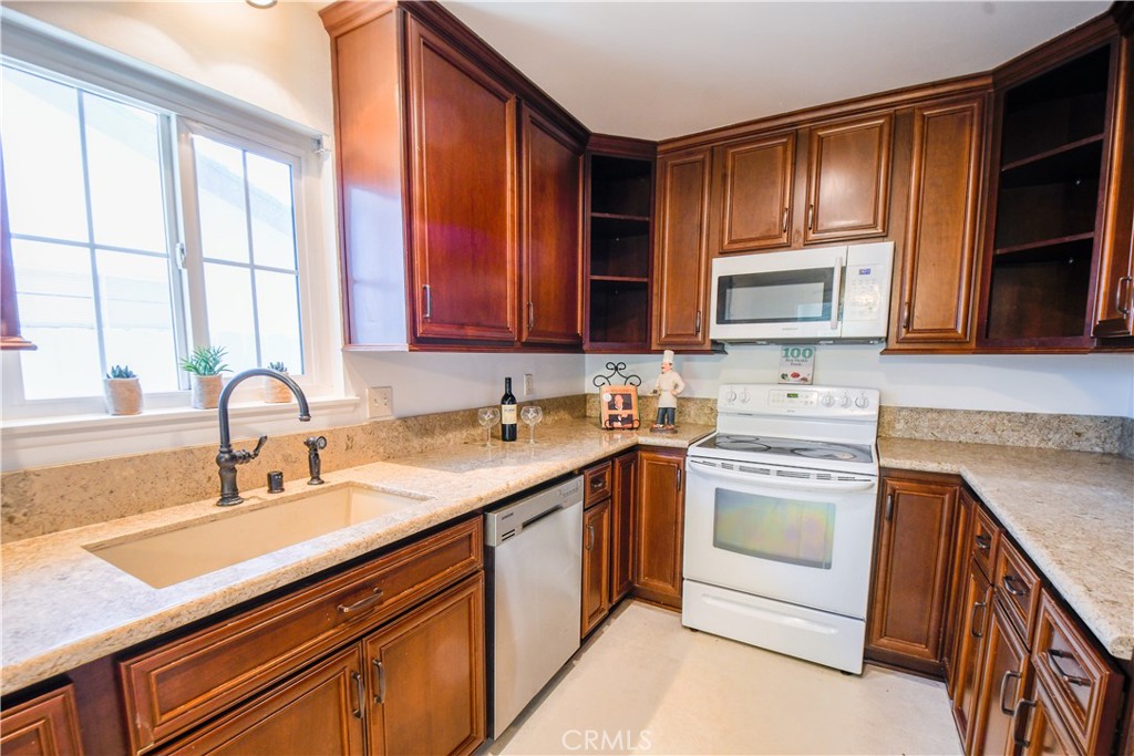 751 N Clinton Street