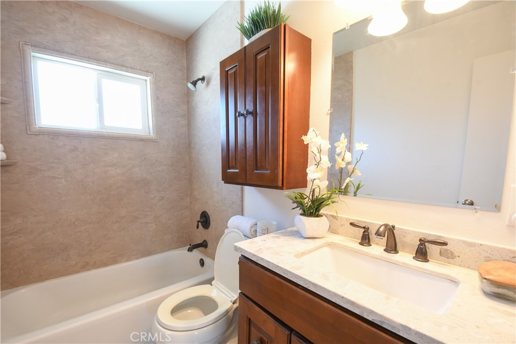 751 N Clinton Street