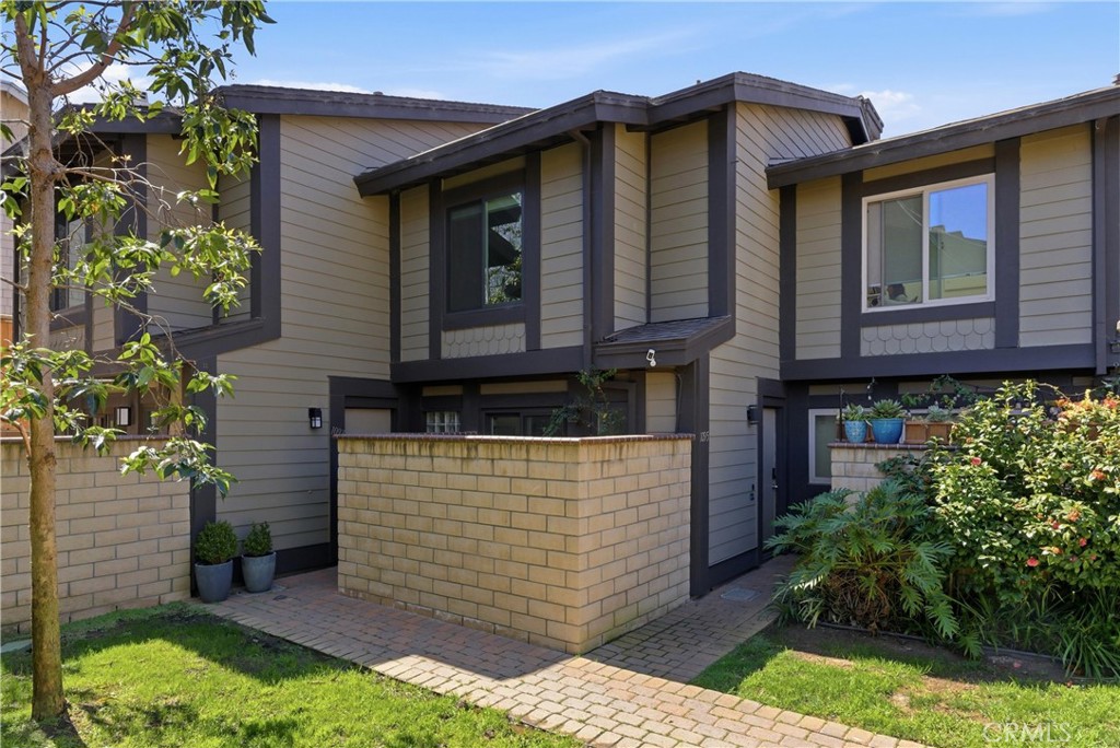 1095 Mesa Bluff
