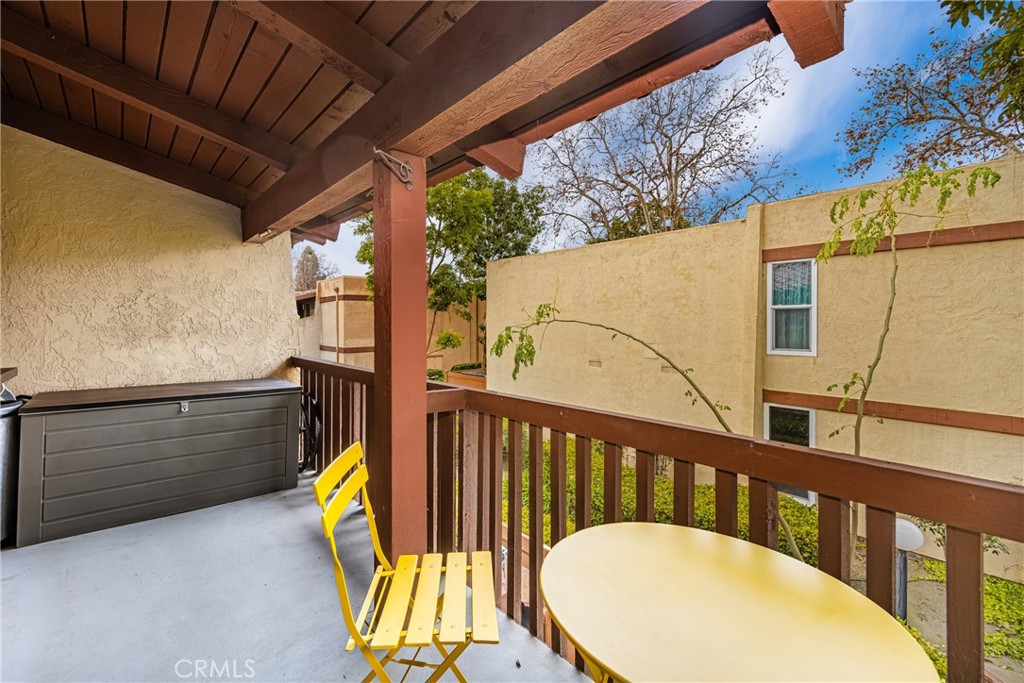 1040 W MacArthur Boulevard 64