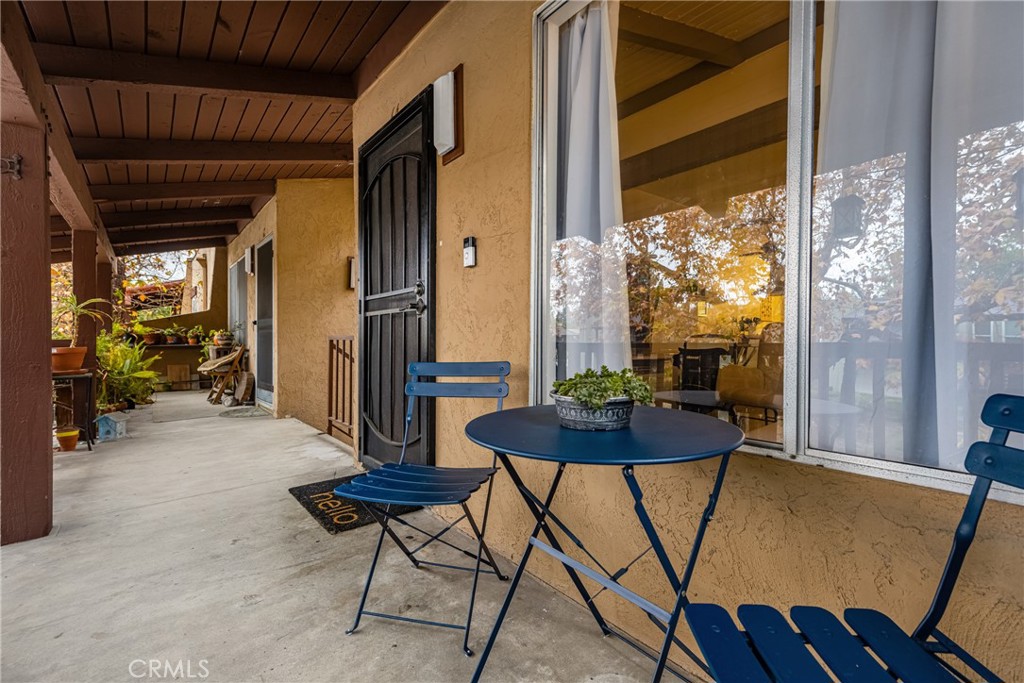 1040 W MacArthur Boulevard 64