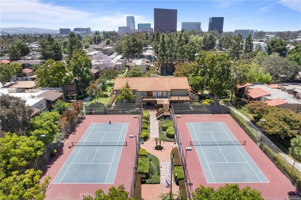 1040 W MacArthur Boulevard 64