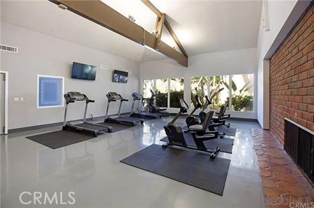 1040 W MacArthur Boulevard 64