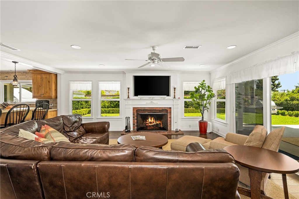 1852 Las Brisas Drive