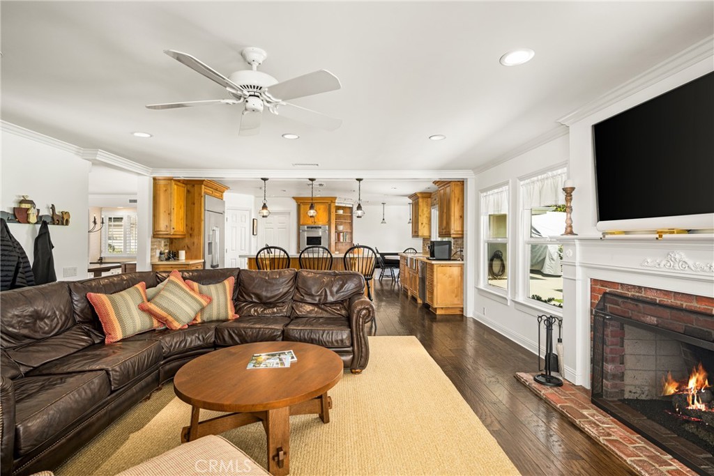 1852 Las Brisas Drive