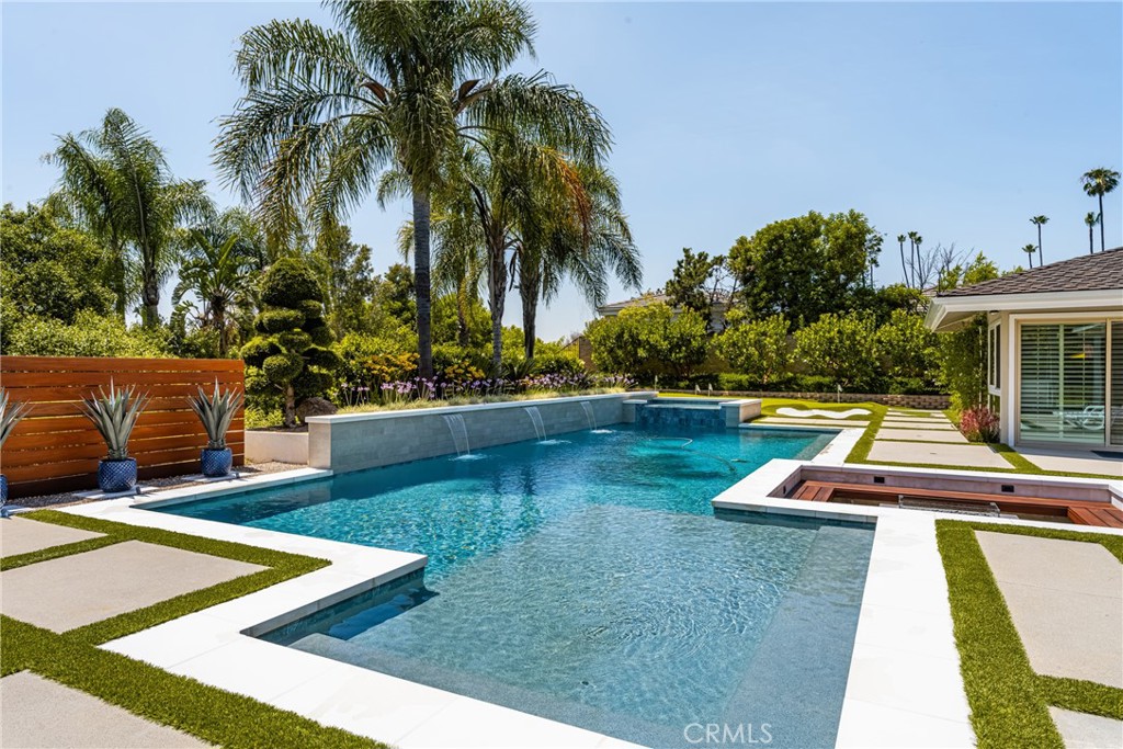 1852 Las Brisas Drive