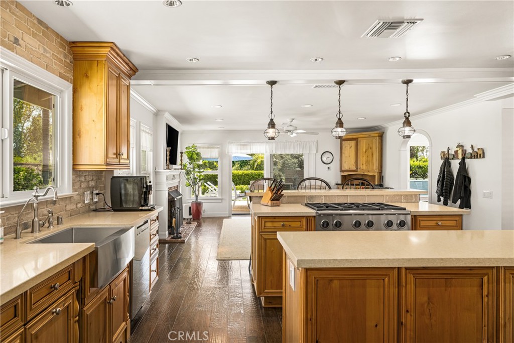 1852 Las Brisas Drive