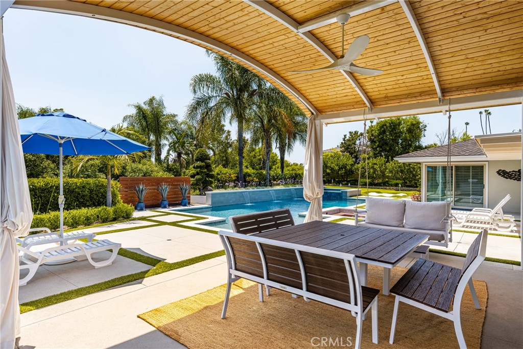 1852 Las Brisas Drive