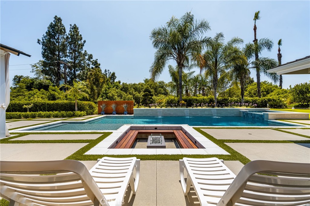 1852 Las Brisas Drive