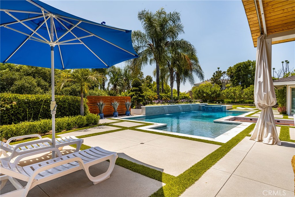 1852 Las Brisas Drive