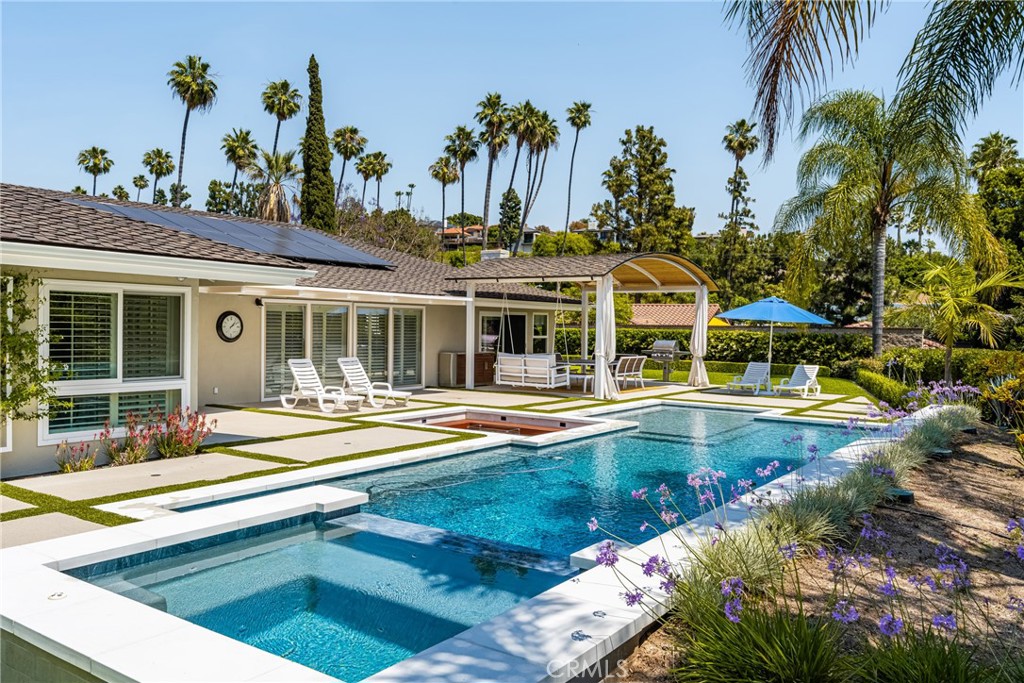 1852 Las Brisas Drive