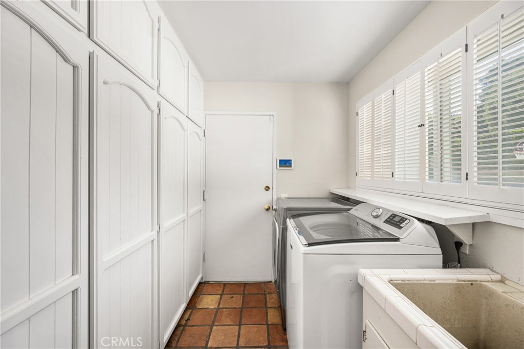 2261 Pavillion Drive