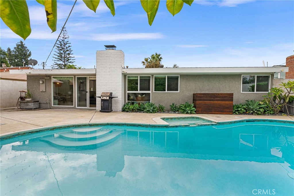 1809 W Tedmar Avenue