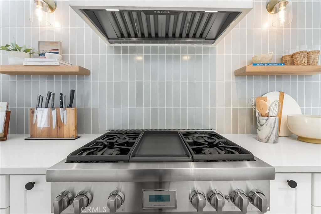 1809 W Tedmar Avenue