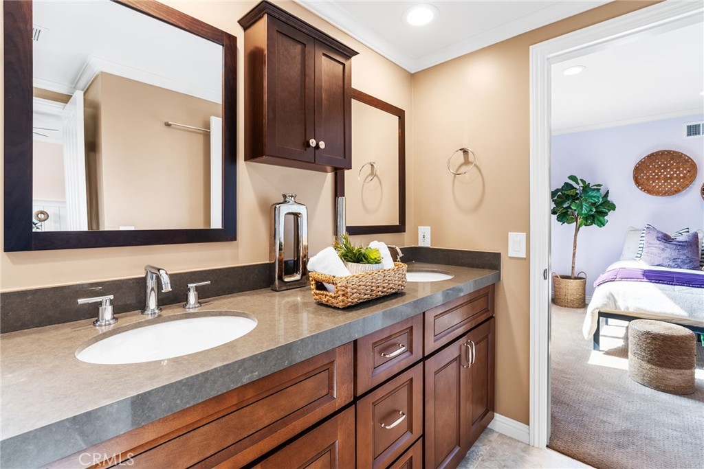 11042 Gold Star Lane