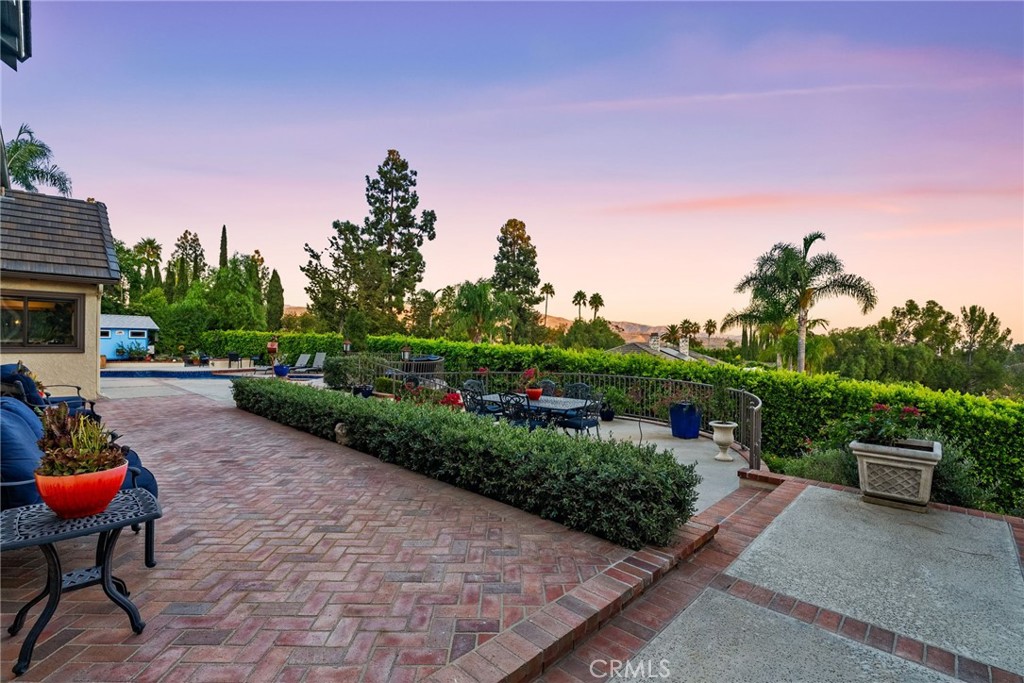 11042 Gold Star Lane