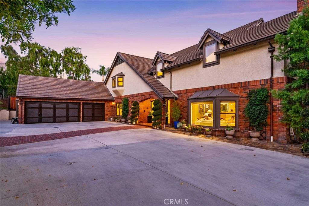 11042 Gold Star Lane