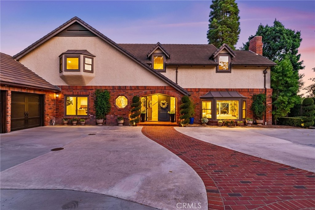 11042 Gold Star Lane