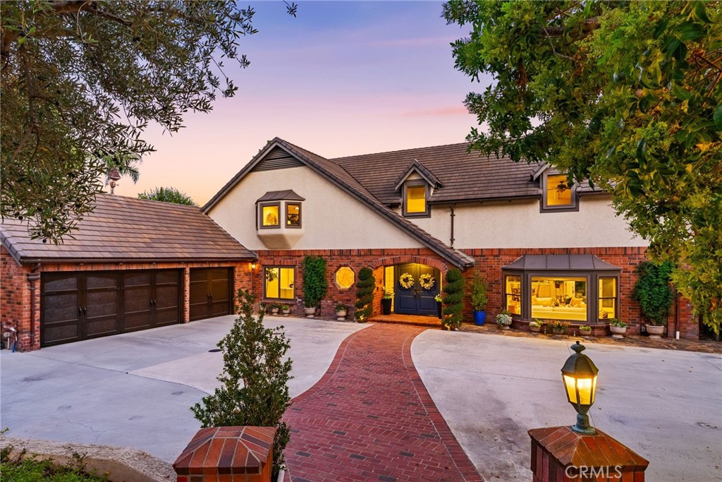 11042 Gold Star Lane