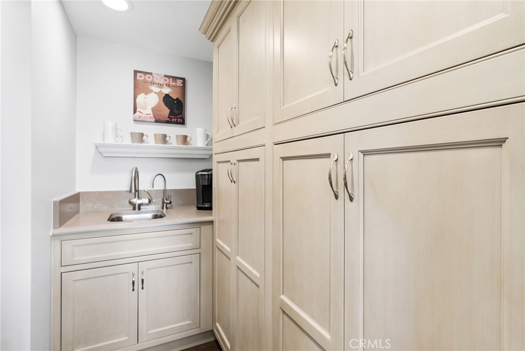 11042 Gold Star Lane