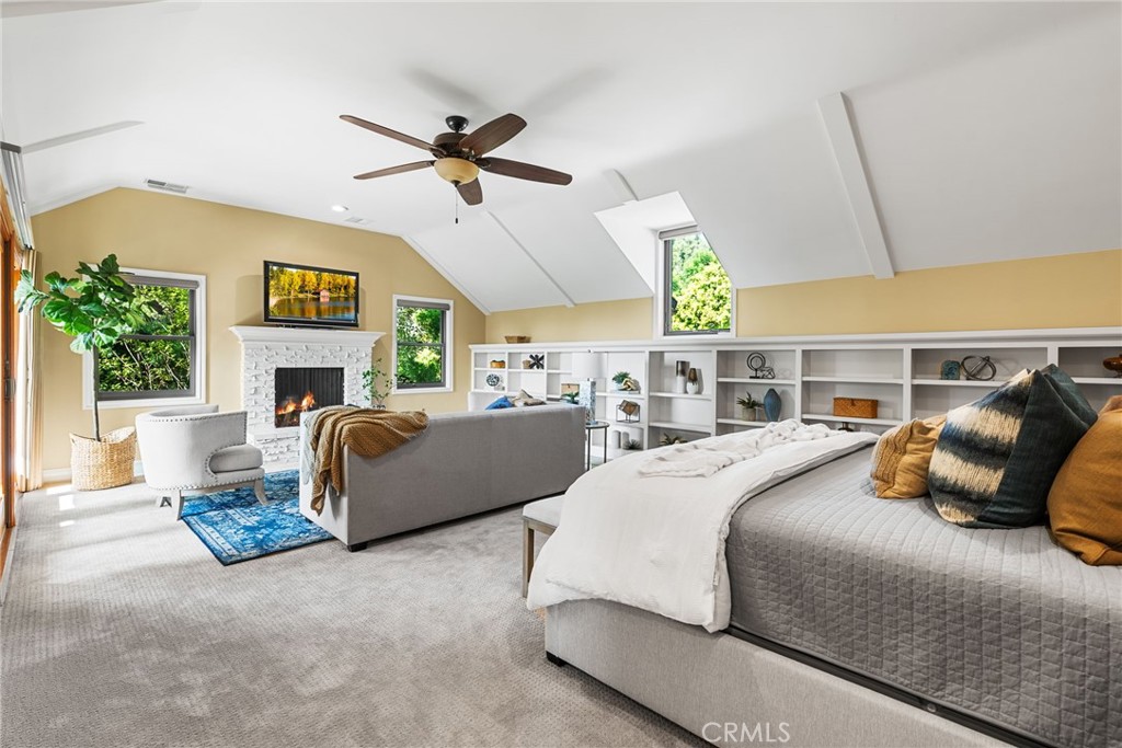 11042 Gold Star Lane