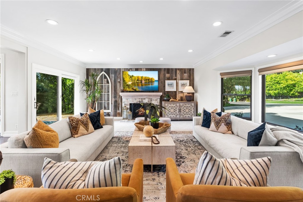 11042 Gold Star Lane