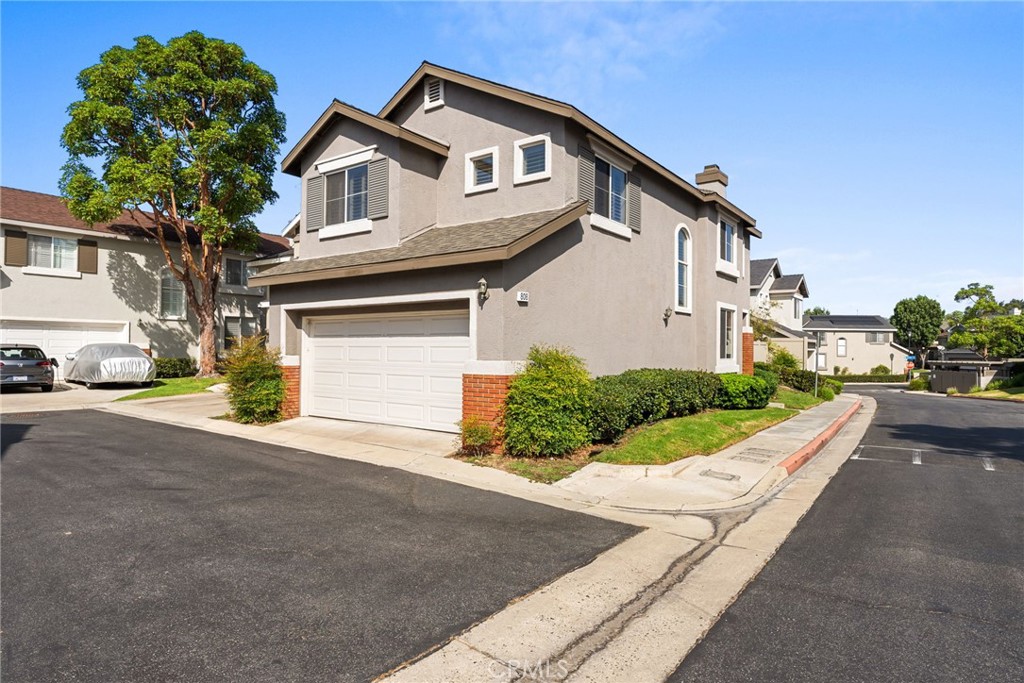 808 N Siavohn