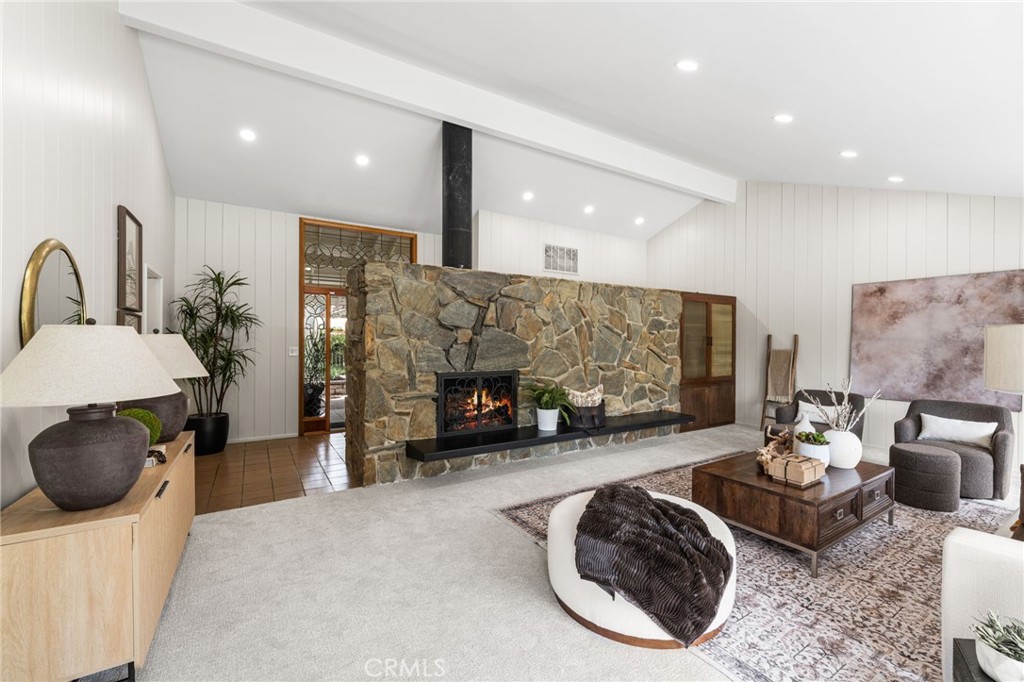 9891 Deerhaven