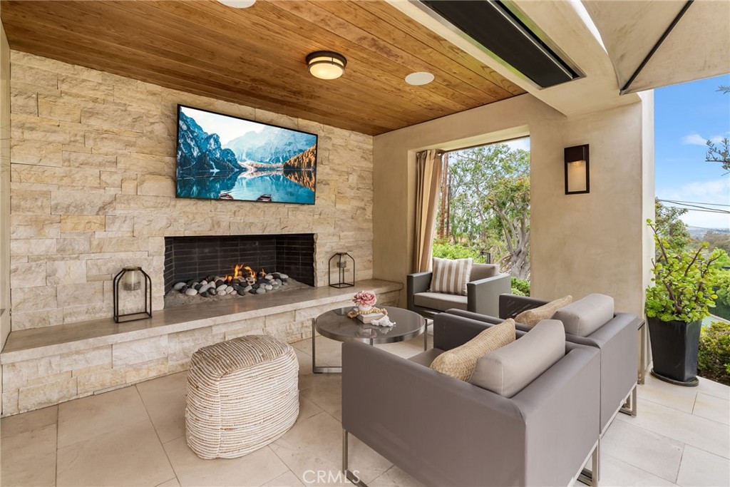 1651 La Loma Drive